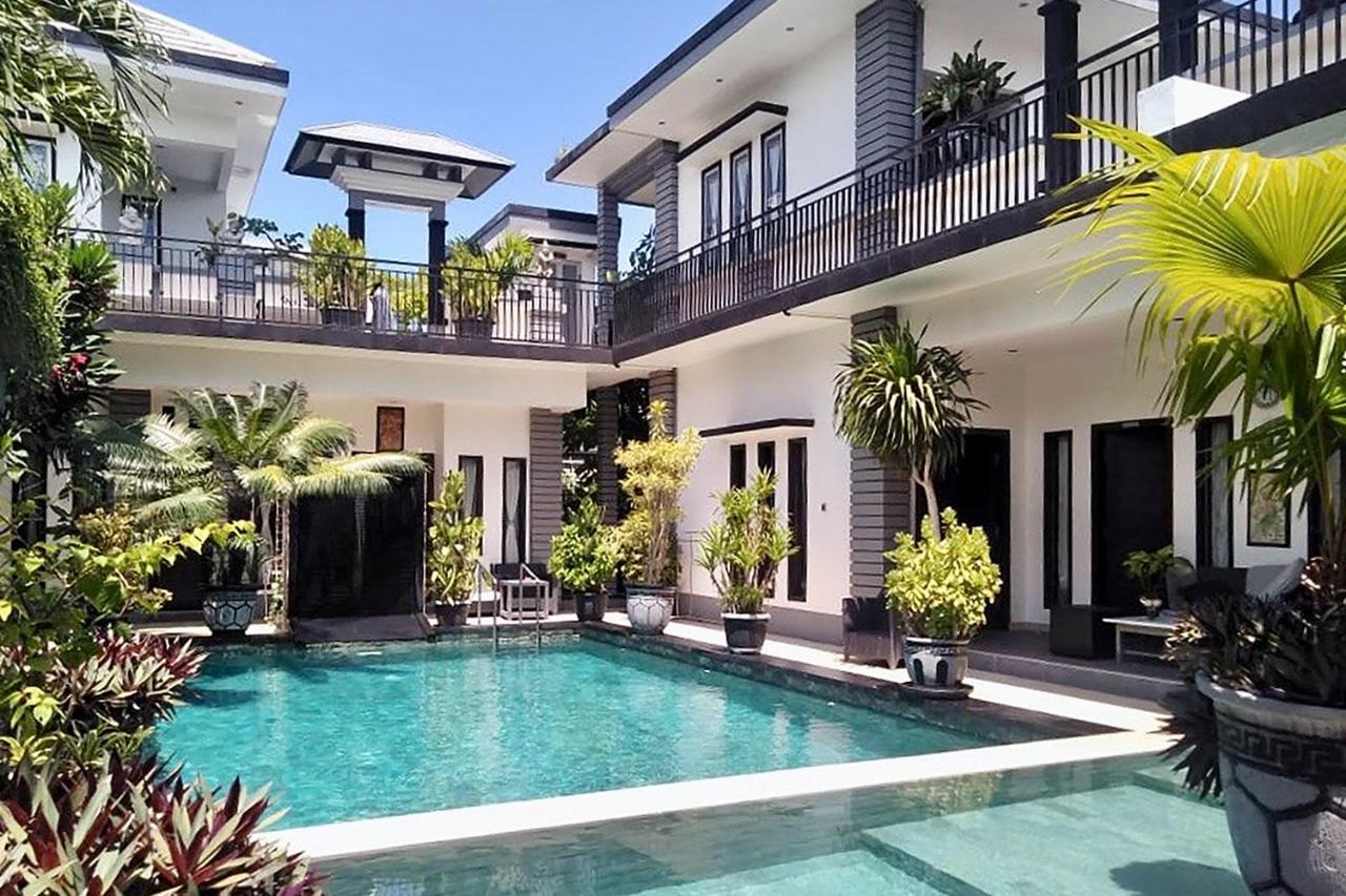 Villa Rumah Putih Abu Abu Senggigi Exteriér fotografie