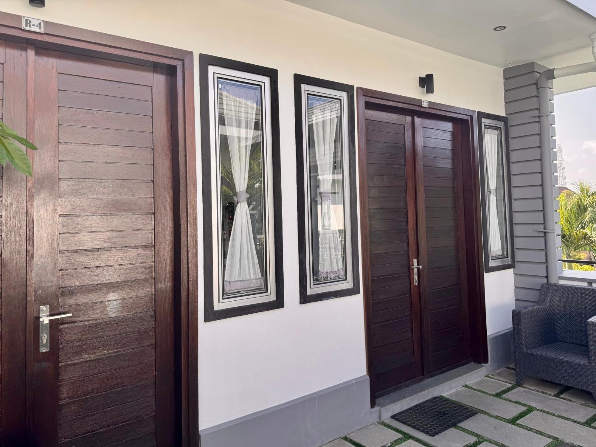 Villa Rumah Putih Abu Abu Senggigi Exteriér fotografie