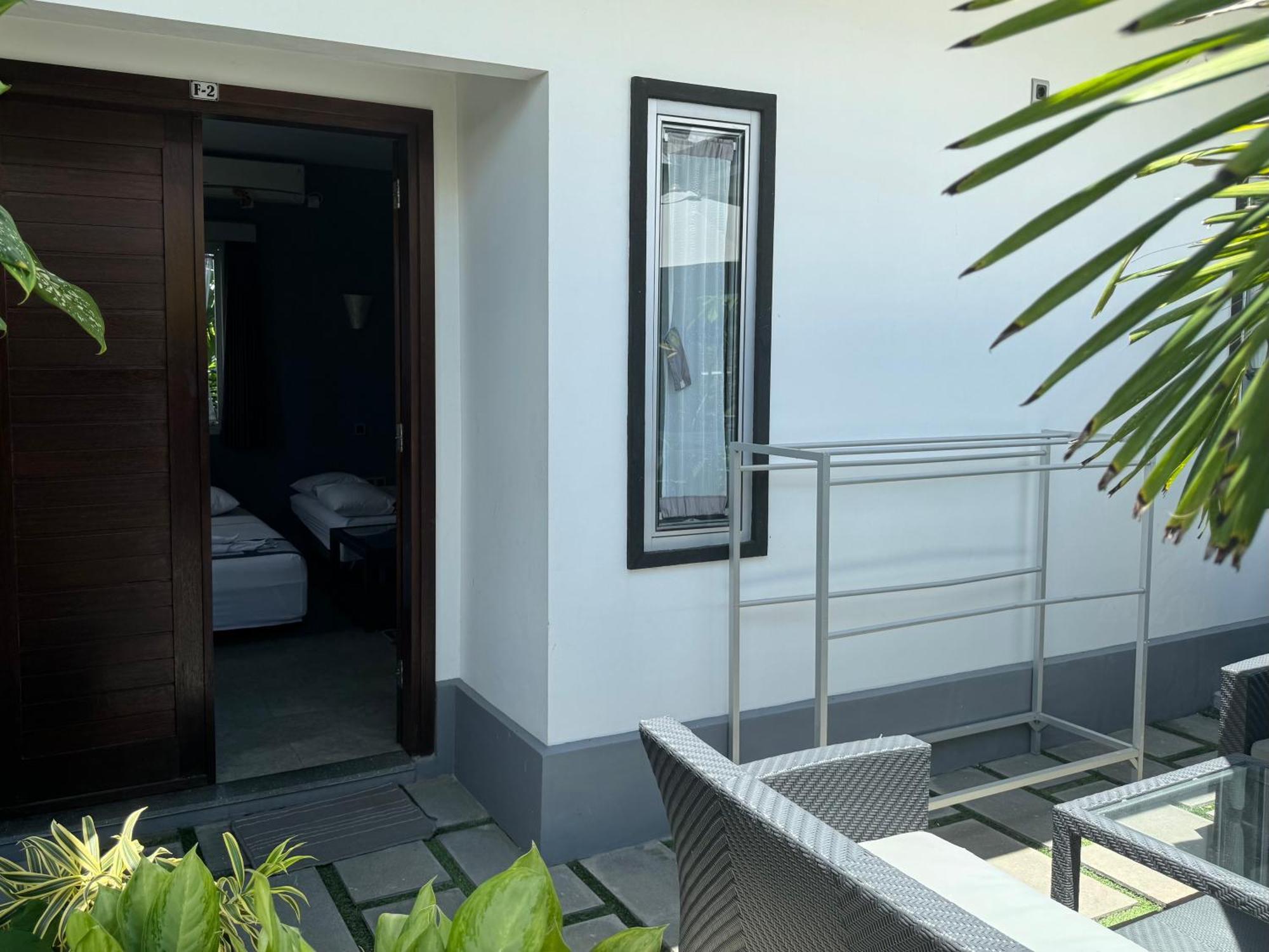 Villa Rumah Putih Abu Abu Senggigi Exteriér fotografie
