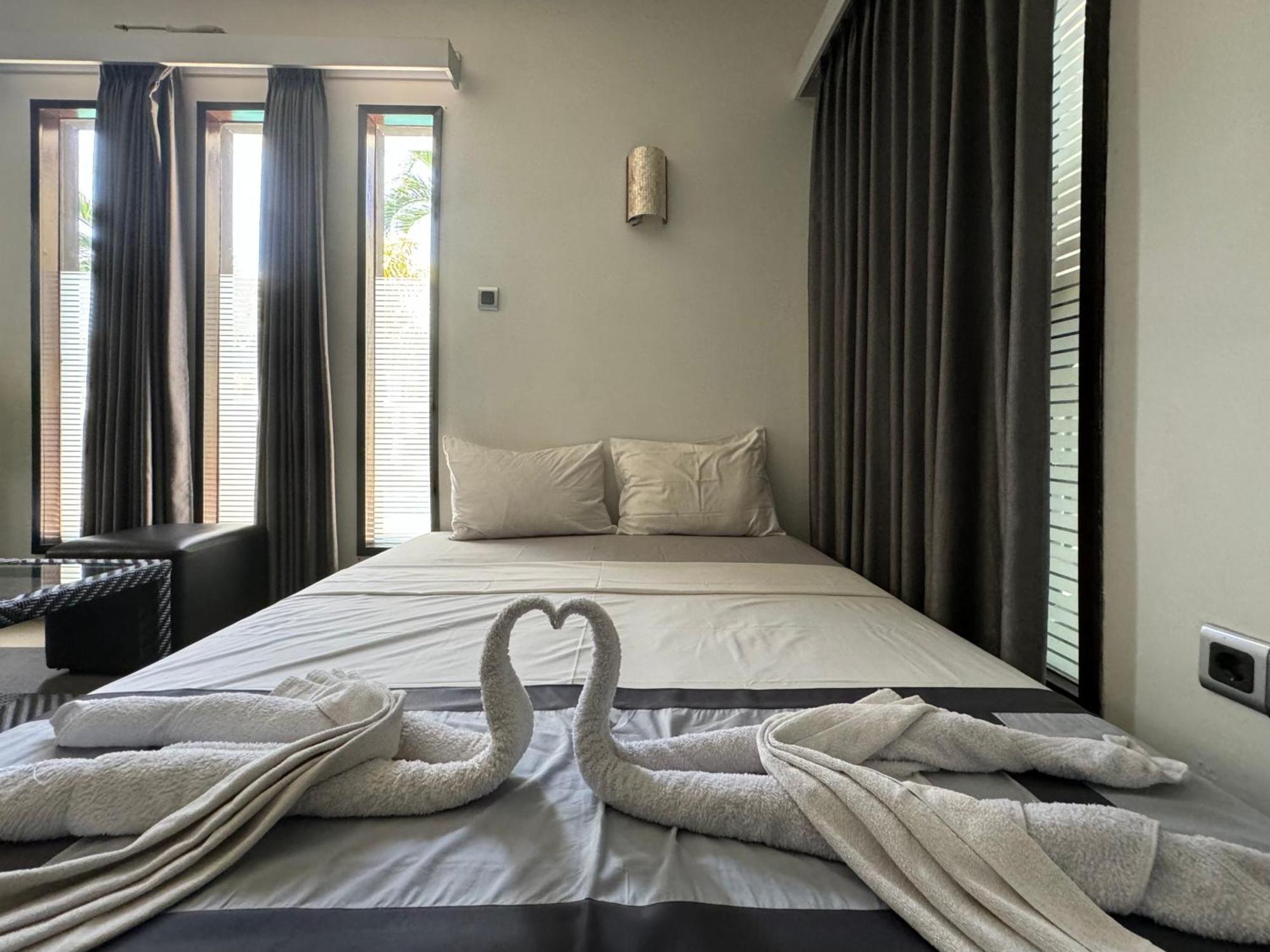 Villa Rumah Putih Abu Abu Senggigi Exteriér fotografie