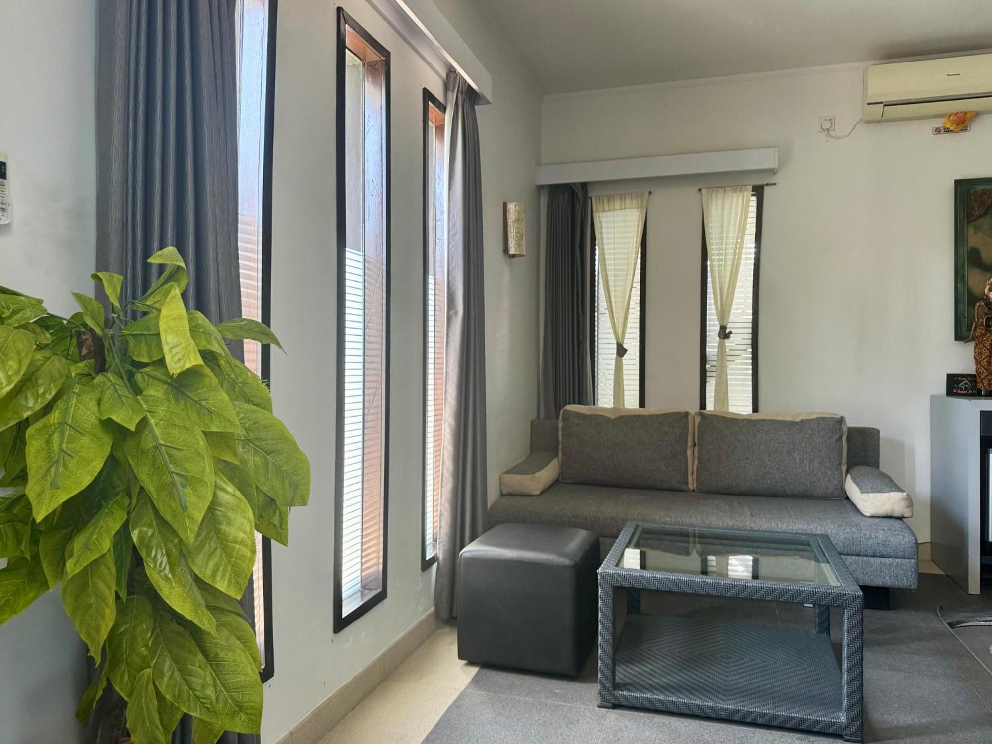 Villa Rumah Putih Abu Abu Senggigi Exteriér fotografie