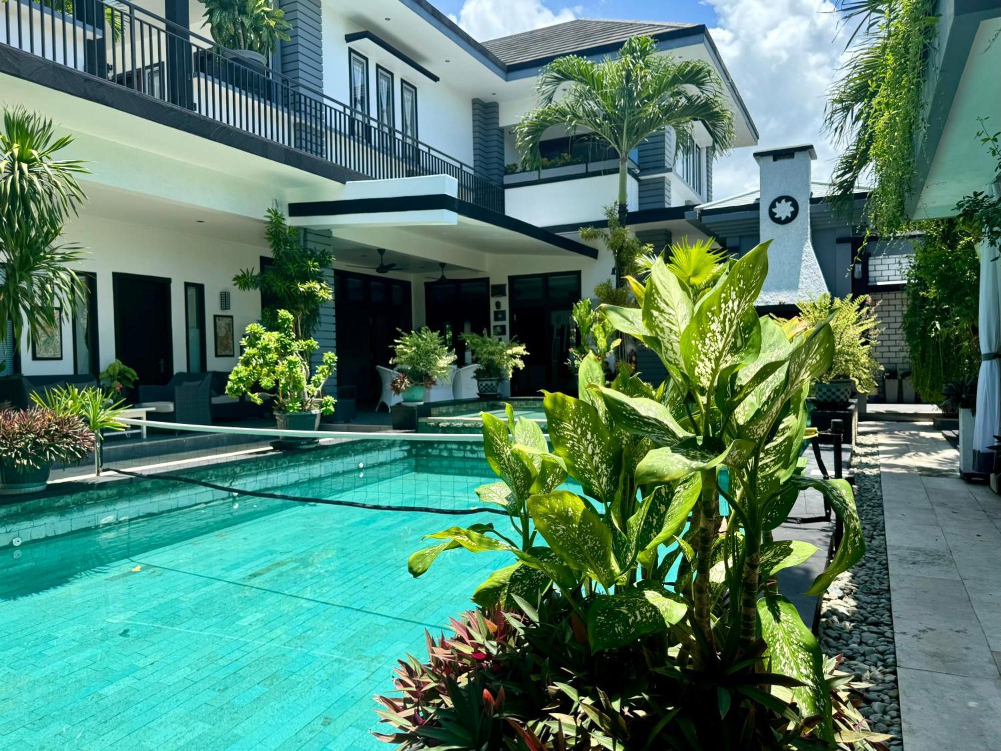 Villa Rumah Putih Abu Abu Senggigi Exteriér fotografie
