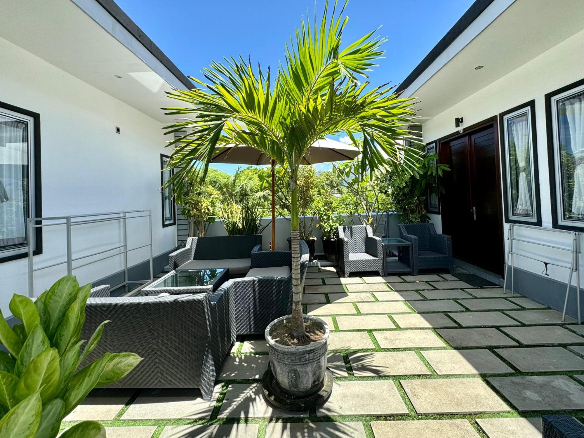 Villa Rumah Putih Abu Abu Senggigi Exteriér fotografie