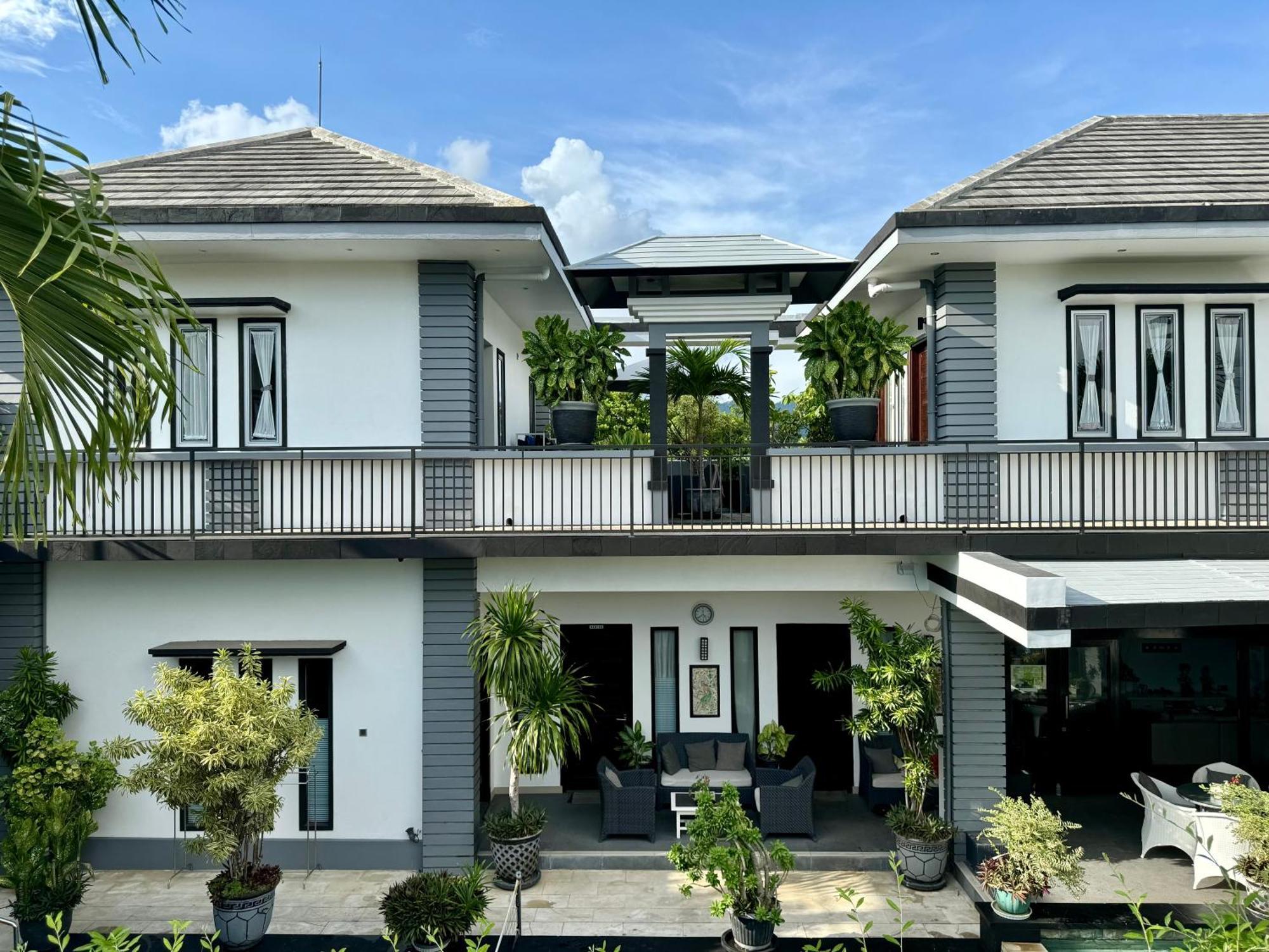 Villa Rumah Putih Abu Abu Senggigi Exteriér fotografie