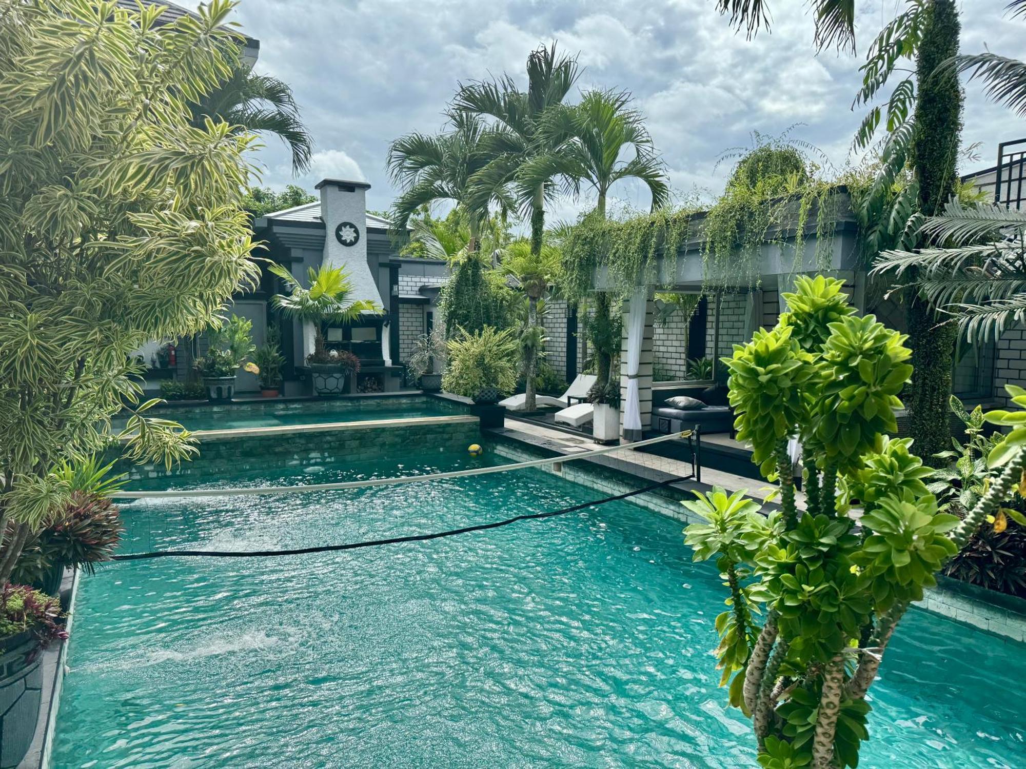Villa Rumah Putih Abu Abu Senggigi Exteriér fotografie